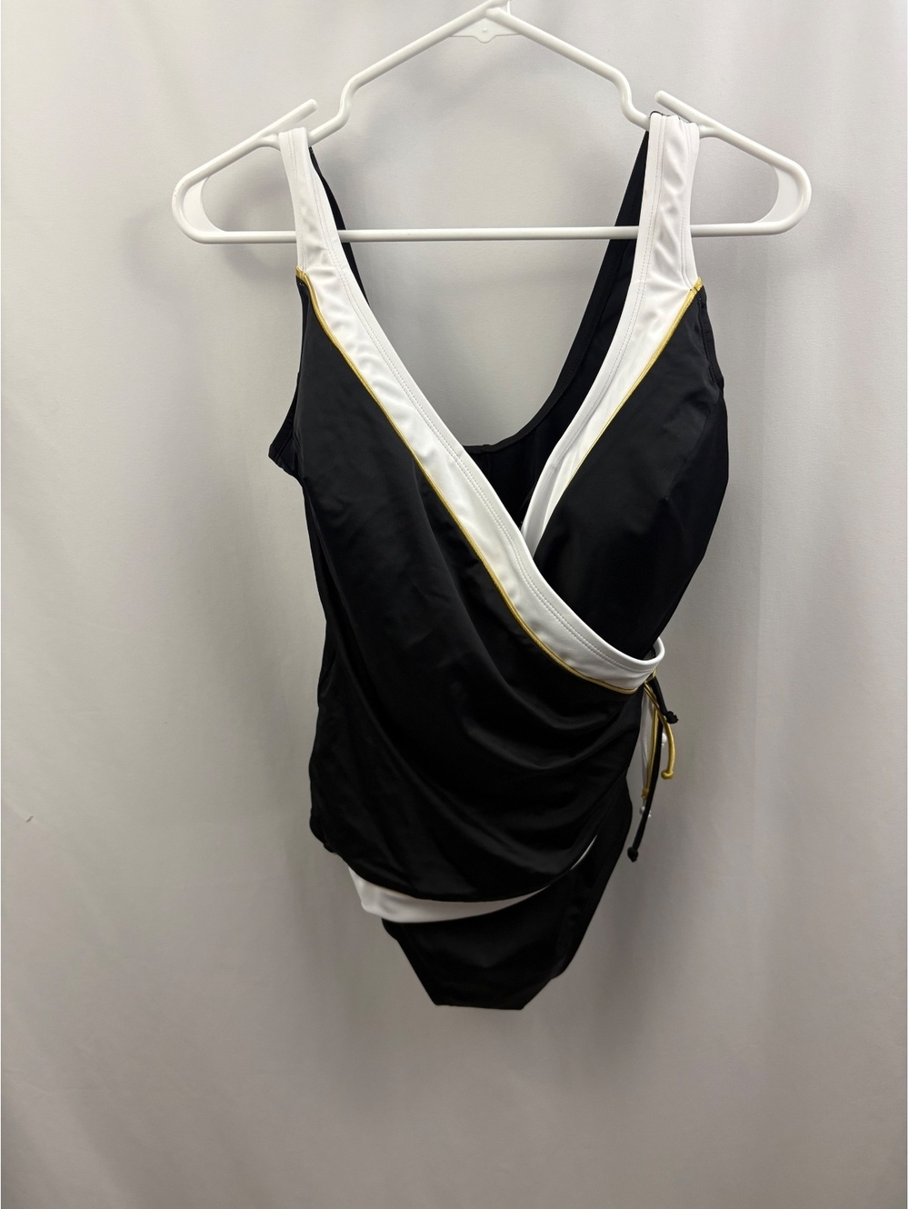 Longitude Black White Womens Size 18W One Piece Swimsuit with Side Tie Detail